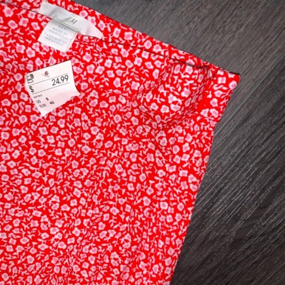 H&M Red and White Pleated Midi Skirt Casual - Picture 2 of 2